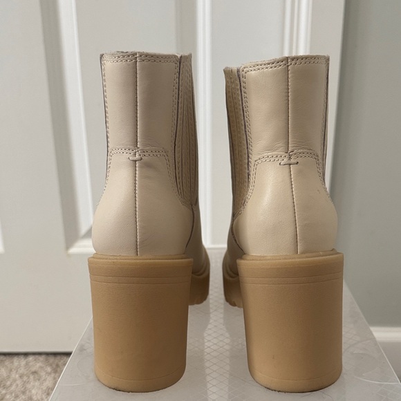 Dolce Vita Cream Ankle Boots - Picture 3 of 3